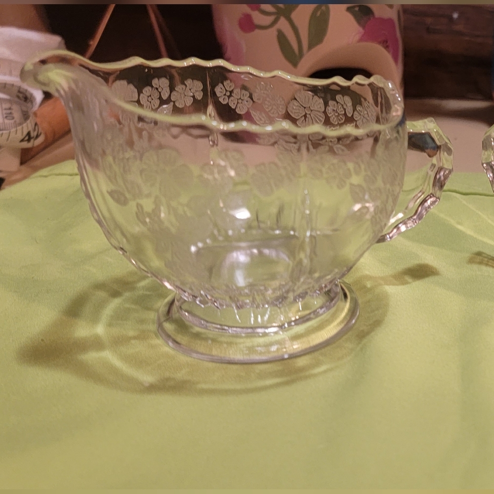Vintage Lovely cream& sugar set floral etched glass. New Martinsville